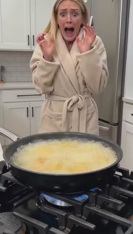 Stainless Steel Deep Fry Pot with Strainer Basket